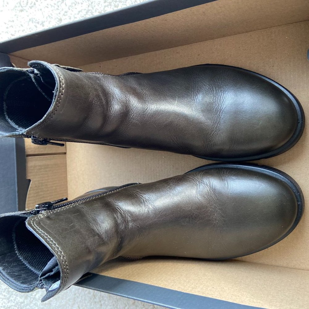 ECCO WOMEN'S BELLA DOUBLE ZIPPER BOOT -deep forest size 5-5.5 $80